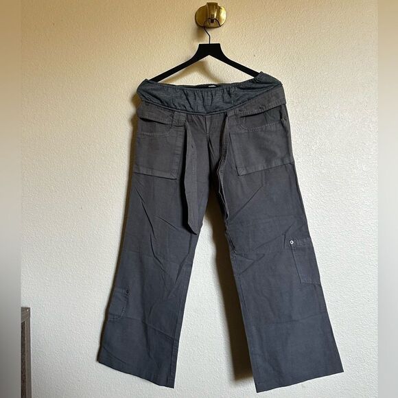 Nom maternity cargo pants - Picture 1 of 3